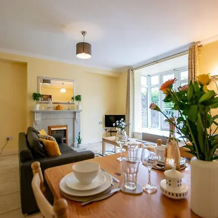 130 - Large Duplex By Shortstays * Galway